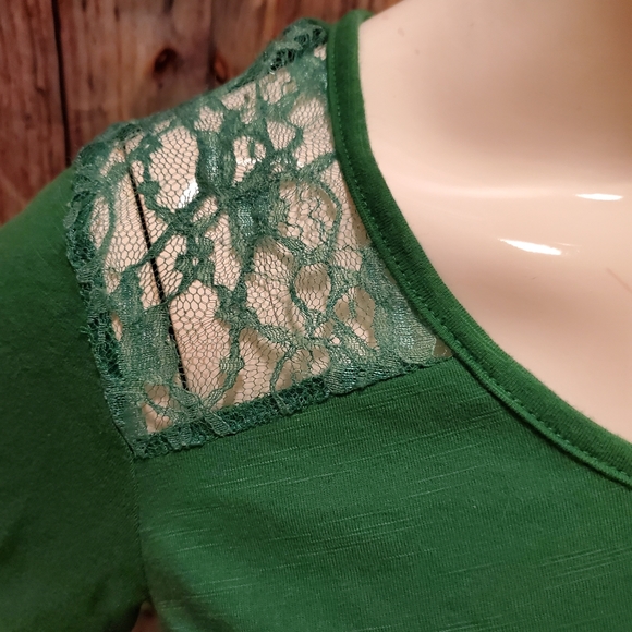 A set of 2 long sleeve shirts - Picture 5 of 5